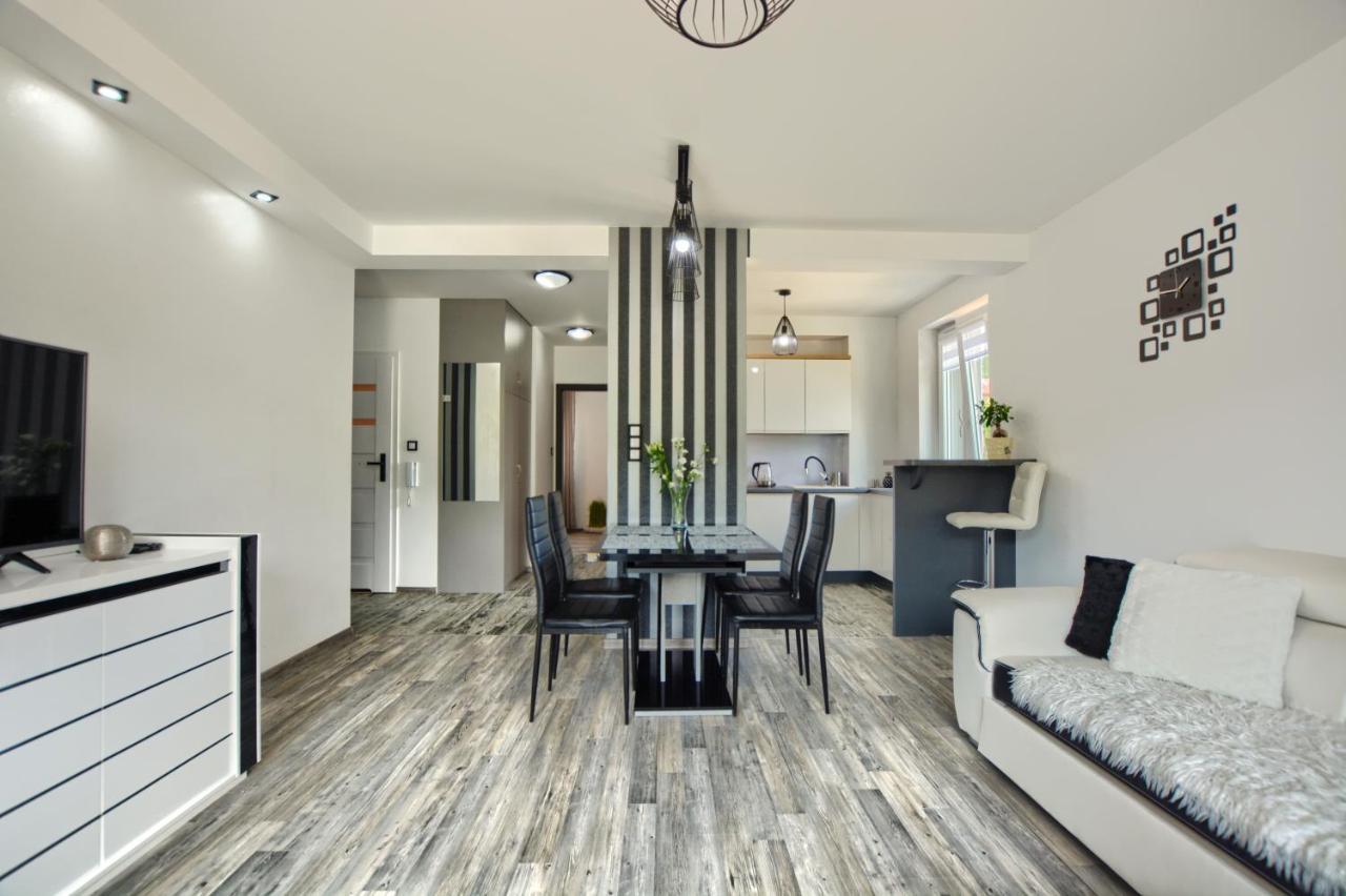 Apartament Glamour Ustrzyki Dolne Ngoại thất bức ảnh